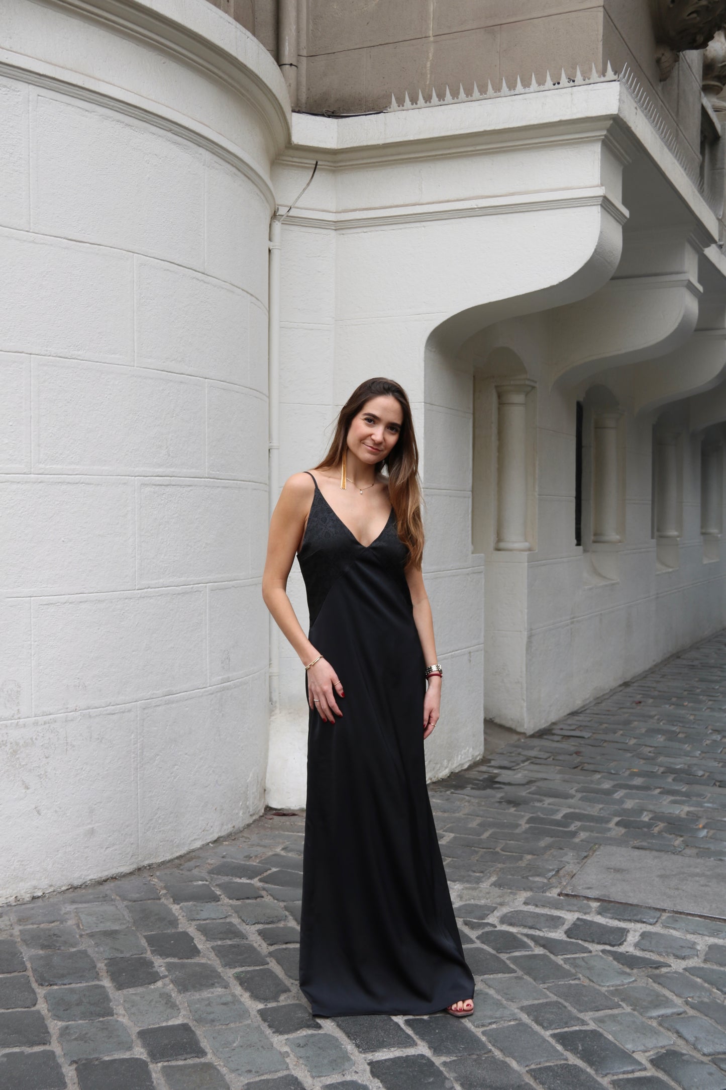 Vestido V negro cira