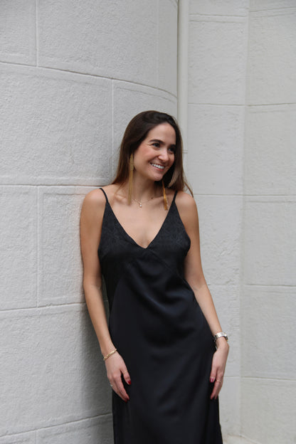 Vestido V negro cira